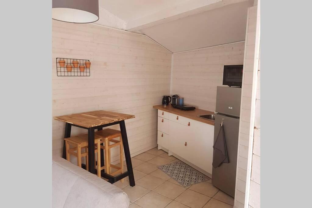 Maisonnette En Pierre Independante De 20 M2 Saint-Cirgues-sur-Couze Kültér fotó