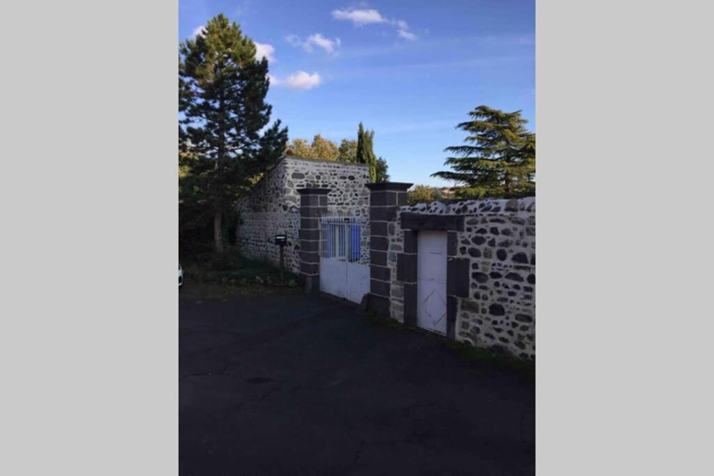 Maisonnette En Pierre Independante De 20 M2 Saint-Cirgues-sur-Couze Kültér fotó