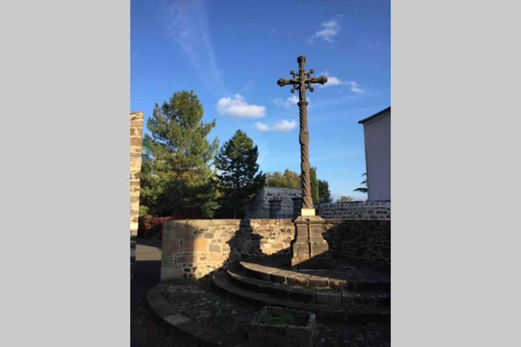 Maisonnette En Pierre Independante De 20 M2 Saint-Cirgues-sur-Couze Kültér fotó