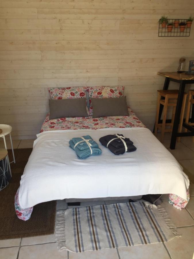 Maisonnette En Pierre Independante De 20 M2 Saint-Cirgues-sur-Couze Kültér fotó